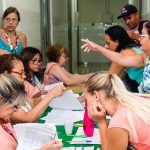 INCAvoluntário distribui material escolar a pacientes