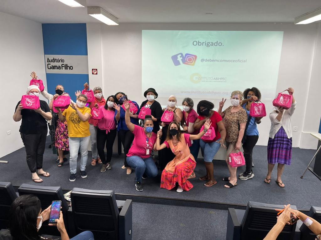 INCAvoluntário promove semana cor-de-rosa no INCA