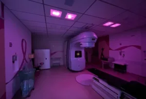 Sala da radioterapiapelo revitalizada pelo projeto Banco do Bem, projeto do INCAvoluntário que viabiliza projetos de humanização dentro das unidades do INCA. 