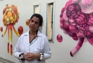 Artista TOZ, é convidado pelo INCAvoluntário, a humanizar o espaço da cobertura do hospital de cuidados paliativos, espaço que foi revitalizado pelo projeto Banco do Bem. 